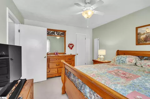 Bedroom - 922 Smith Grove Rd, Easley, SC 29640 photo 3 of 5
