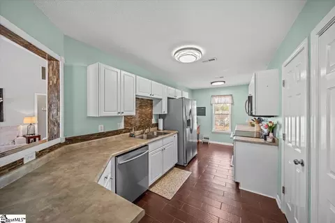 Kitchen - 108 Wyndham Dr, Pendleton, SC 29670 photo 1 of 2