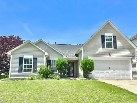 10 Crestbrook Dr, Greenville, SC 29607