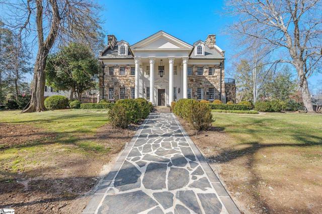 48 Ridgeland Dr, Greenville, SC 29601