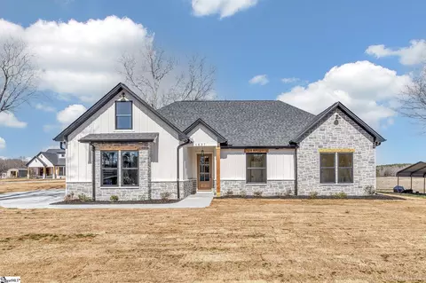 1637 Broadway School Rd, Belton, SC 29627