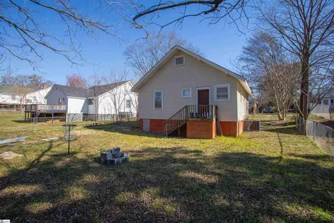 Exterior - 208 S 7th St, Easley, SC 29640 photo 2 of 3