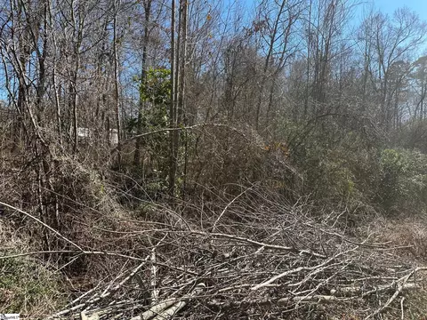 122 Apple Dr, Piedmont, SC 29673