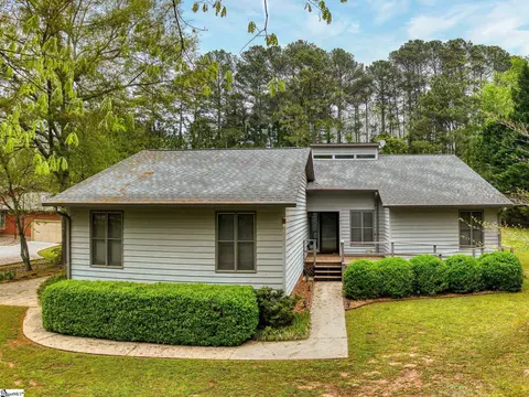107 Creekview Dr, Clemson, SC 29631