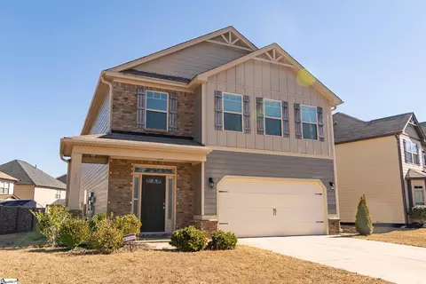 125 Deer Dr, Greenville, SC 29611