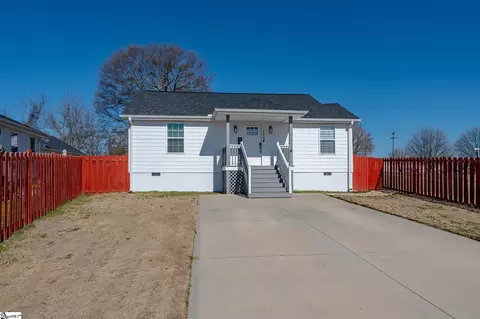 160 Kemper Ln, Greer, SC 29651