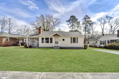 203 S Holland St, Clinton, SC 29325