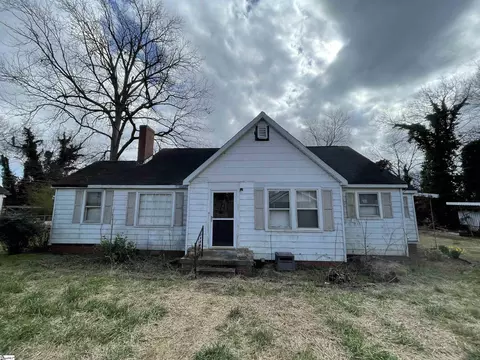 201 Colonial Ave, Greenville, SC 29611