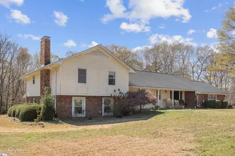 3174 Cedar Springs Rd, Spartanburg, SC 29302