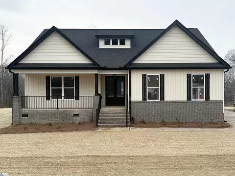 748 Cattle Dr, Laurens, SC 29360
