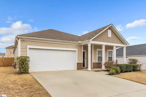 121 Jones Peak Dr, Simpsonville, SC 29681