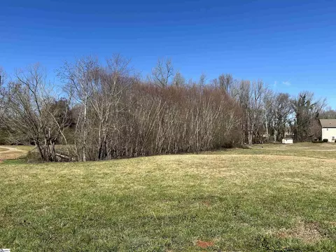 590 Carey Dr, Greer, SC 29651