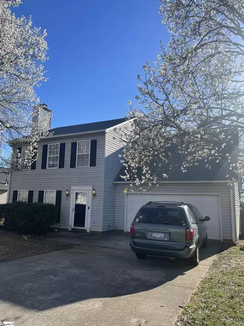 105 Fawnbrook Dr, Greer, SC 29650