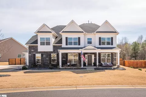 304 Carriage Hill Dr, Powdersville, SC 29642