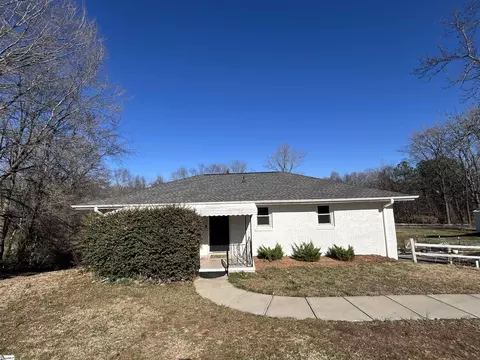 190 Seay Rd, Boiling Springs, SC 29316