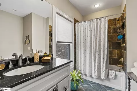 Bath - 4 Chilton Pl, Greer, SC 29650 photo 5 of 5