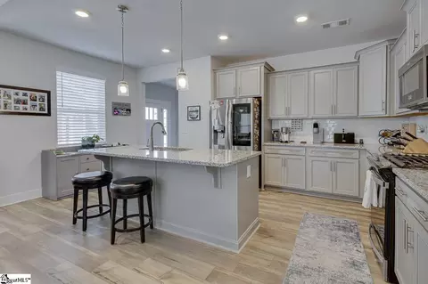 Kitchen - 236 Rosecroft Dr, Easley, SC 29642 photo 4 of 4