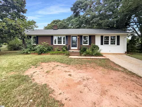 201 Gardenia Dr, Greenville, SC 29617
