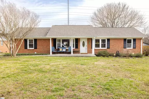 502 Avon Dr, Taylors, SC 29687
