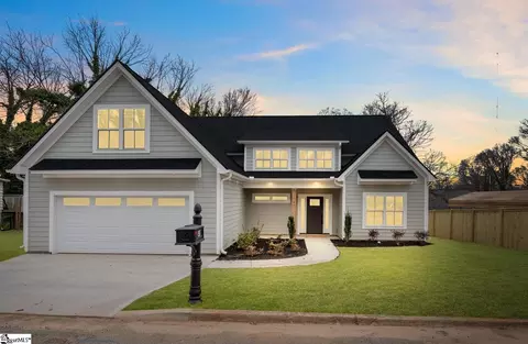 41 E 5th St, Greenville, SC 29611
