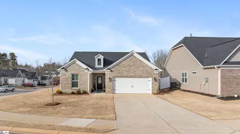 524 Clairbrook Ct, Greer, SC 29651