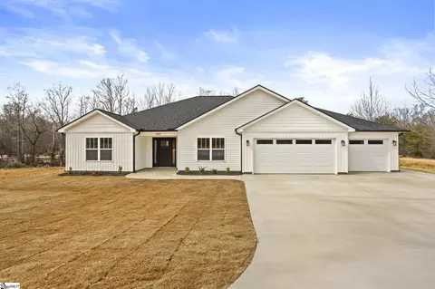 9300 New Cut Rd, Campobello, SC 29322