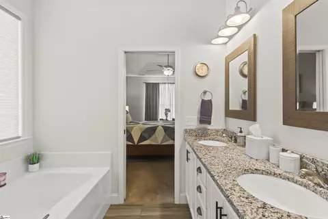 Bath - 301 Leafcrest Way, Greer, SC 29651 photo 2 of 3
