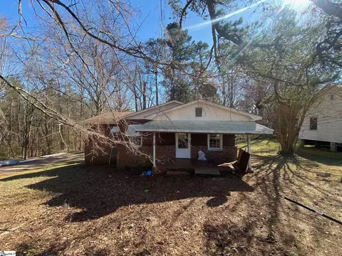 330 Blakelyville Rd, Clinton, SC 29325