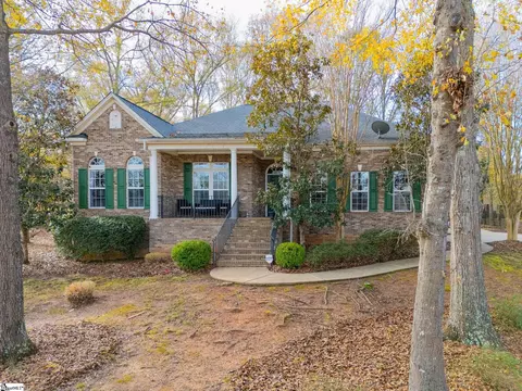 18 Neyland Dr, Fountain Inn, SC 29644