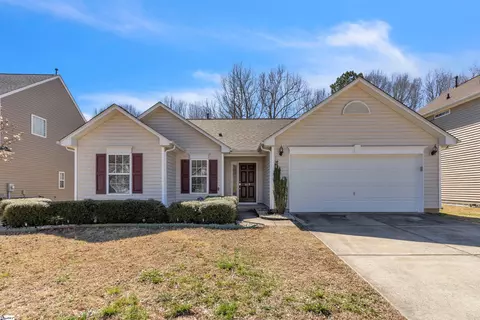 669 Timber Walk Dr, Simpsonville, SC 29681