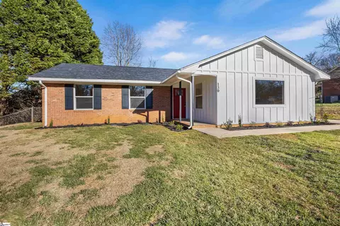 130 Saturn Ln, Greer, SC 29651