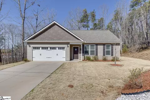 136 N Forest Cir, Marietta, SC 29661