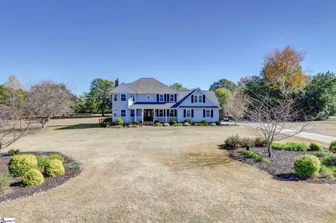 108 Knoll Creek Dr, Simpsonville, SC 29680