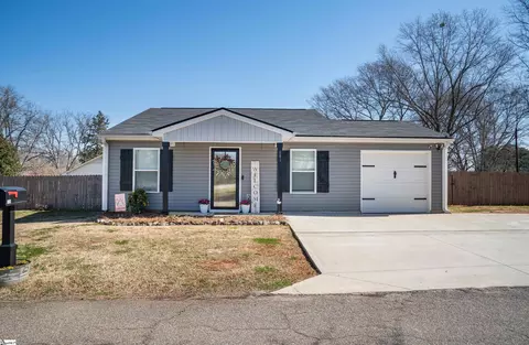 101 Gardenia Ln, Spartanburg, SC 29301