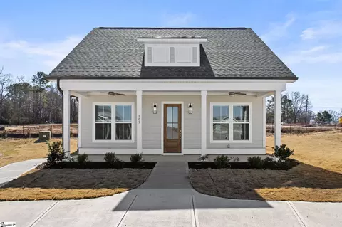 109 Cottage Ln, Greenwood, SC 29649