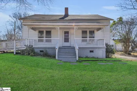 41 2nd St, Greenville, SC 29611