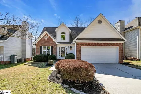 202 Ginger Ln, Taylors, SC 29687