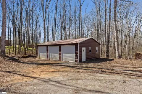 Exterior - 429 Hall Rd, Easley, SC 29642 photo 10 of 12