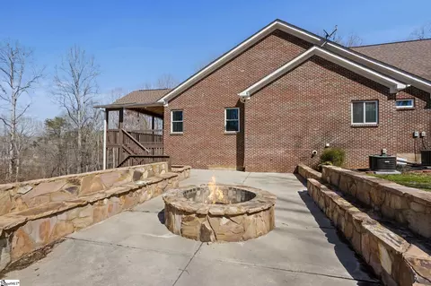 Exterior - 429 Hall Rd, Easley, SC 29642 photo 9 of 12