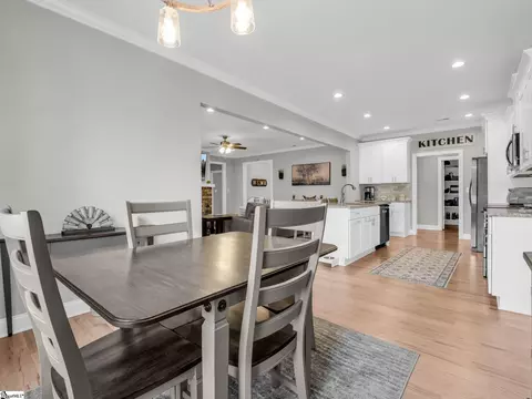 Dining - 301 Robbins Rd, Chesnee, SC 29323 photo 2 of 4