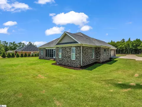 Exterior - 301 Robbins Rd, Chesnee, SC 29323 photo 6 of 9