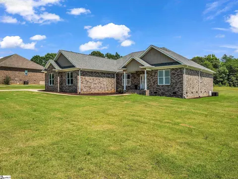 Exterior - 301 Robbins Rd, Chesnee, SC 29323 photo 5 of 9