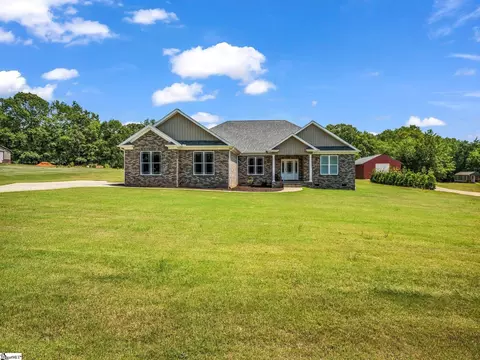 Exterior - 301 Robbins Rd, Chesnee, SC 29323 photo 3 of 9