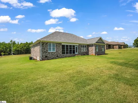 Exterior - 301 Robbins Rd, Chesnee, SC 29323 photo 4 of 9