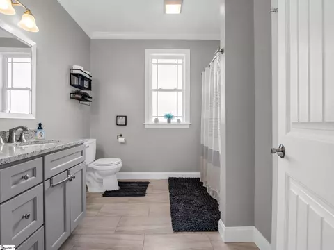 Bath - 301 Robbins Rd, Chesnee, SC 29323 photo 5 of 6