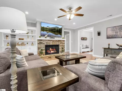 Living - 301 Robbins Rd, Chesnee, SC 29323 photo 1 of 1