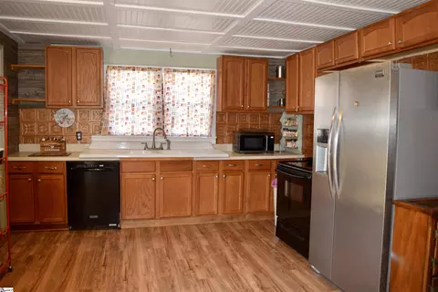 Kitchen - 147 Eastview Rd, Pelzer, SC 29669 photo 1 of 2
