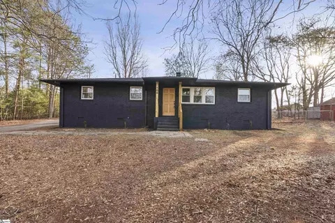 105 Bivings Dr, Duncan, SC 29334