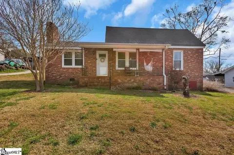16 Spring St, Piedmont, SC 29673
