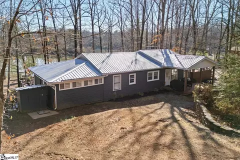 693 W Cove Dr, Mountain Rest, SC 29664